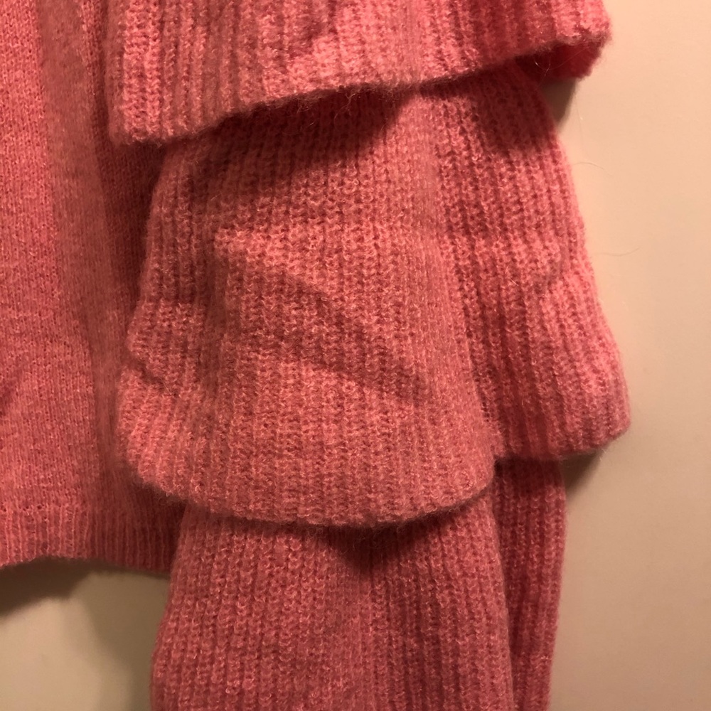 NA- KD Ruffle sleeve sweater - Picture 2 of 3
